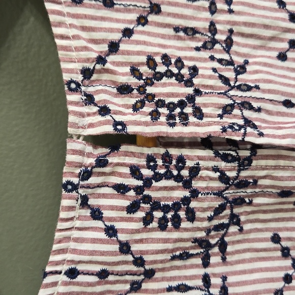 Crown & Ivy Sleeveless Summer Top - Picture 5 of 7